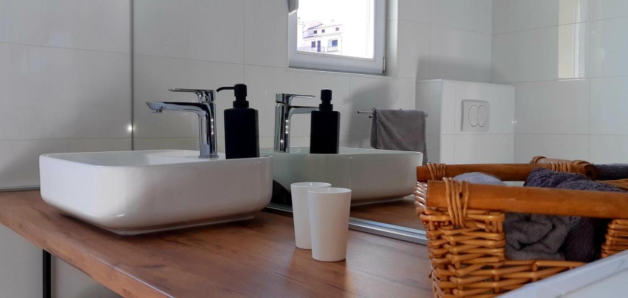 Apartment Port View Криквеница Екстериор снимка
